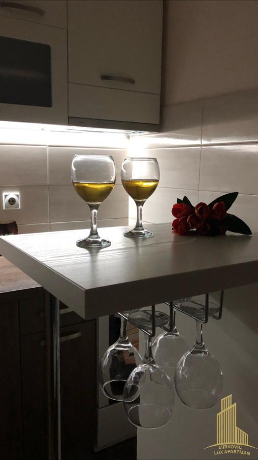 Mirkovic Lux Apartman Ni Eksteriør billede