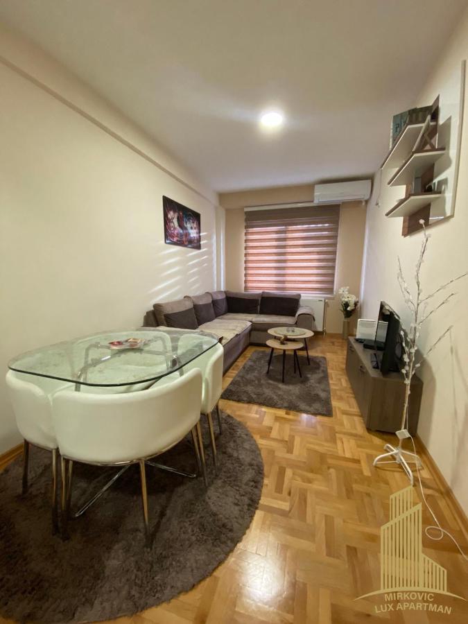 Mirkovic Lux Apartman Ni Eksteriør billede