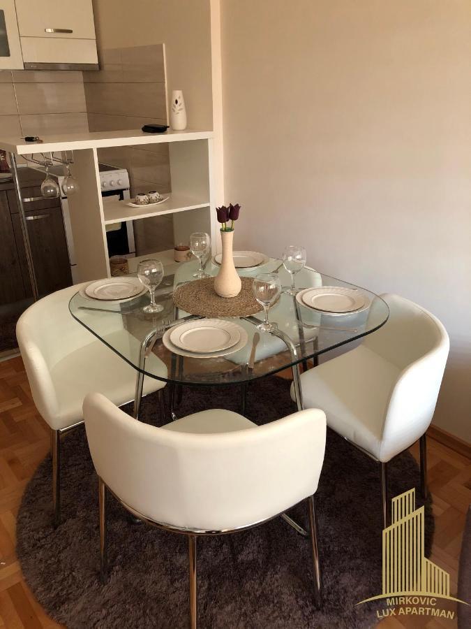 Mirkovic Lux Apartman Ni Eksteriør billede