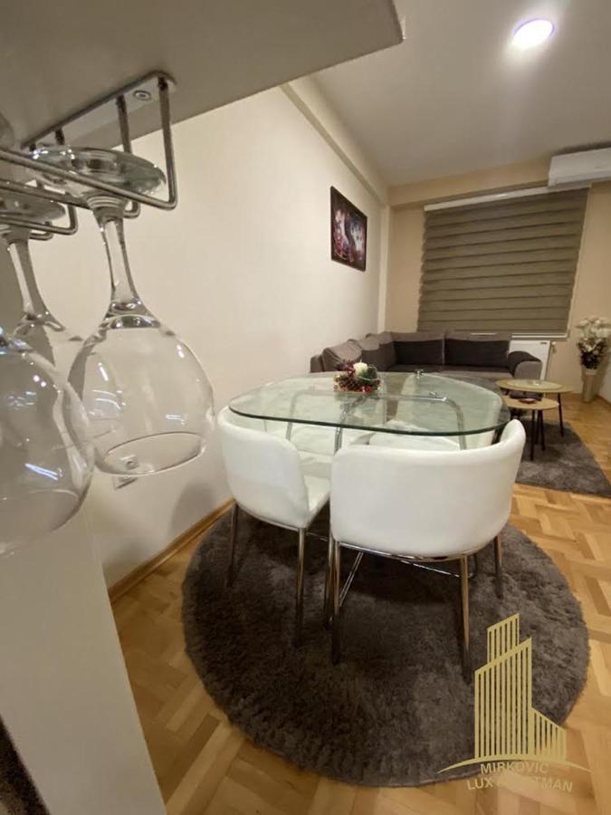 Mirkovic Lux Apartman Ni Eksteriør billede