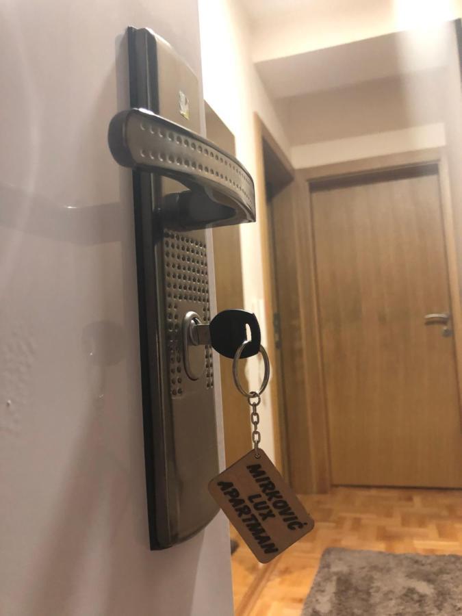 Mirkovic Lux Apartman Ni Eksteriør billede