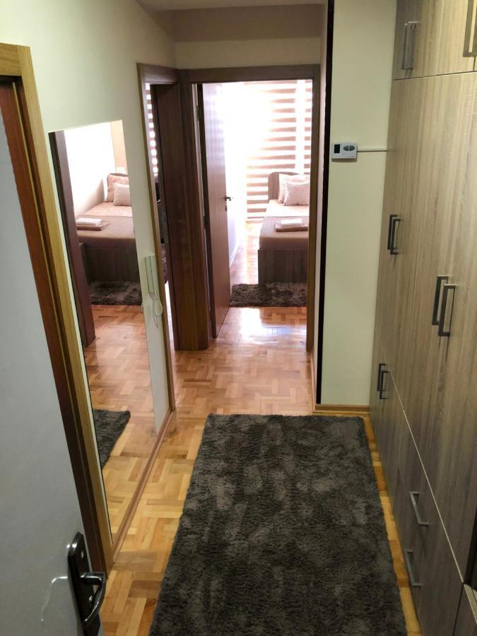 Mirkovic Lux Apartman Ni Eksteriør billede