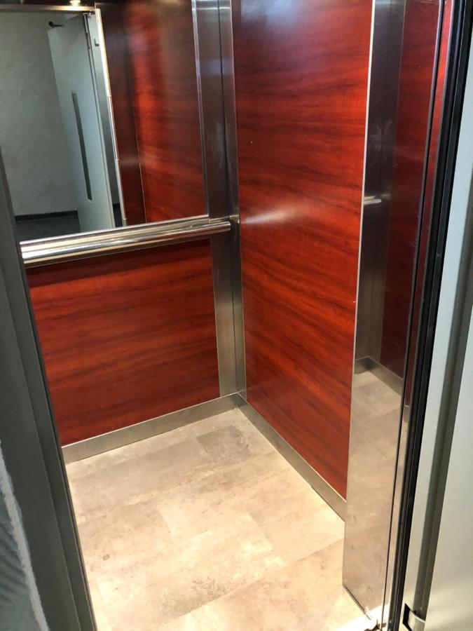Mirkovic Lux Apartman Ni Eksteriør billede